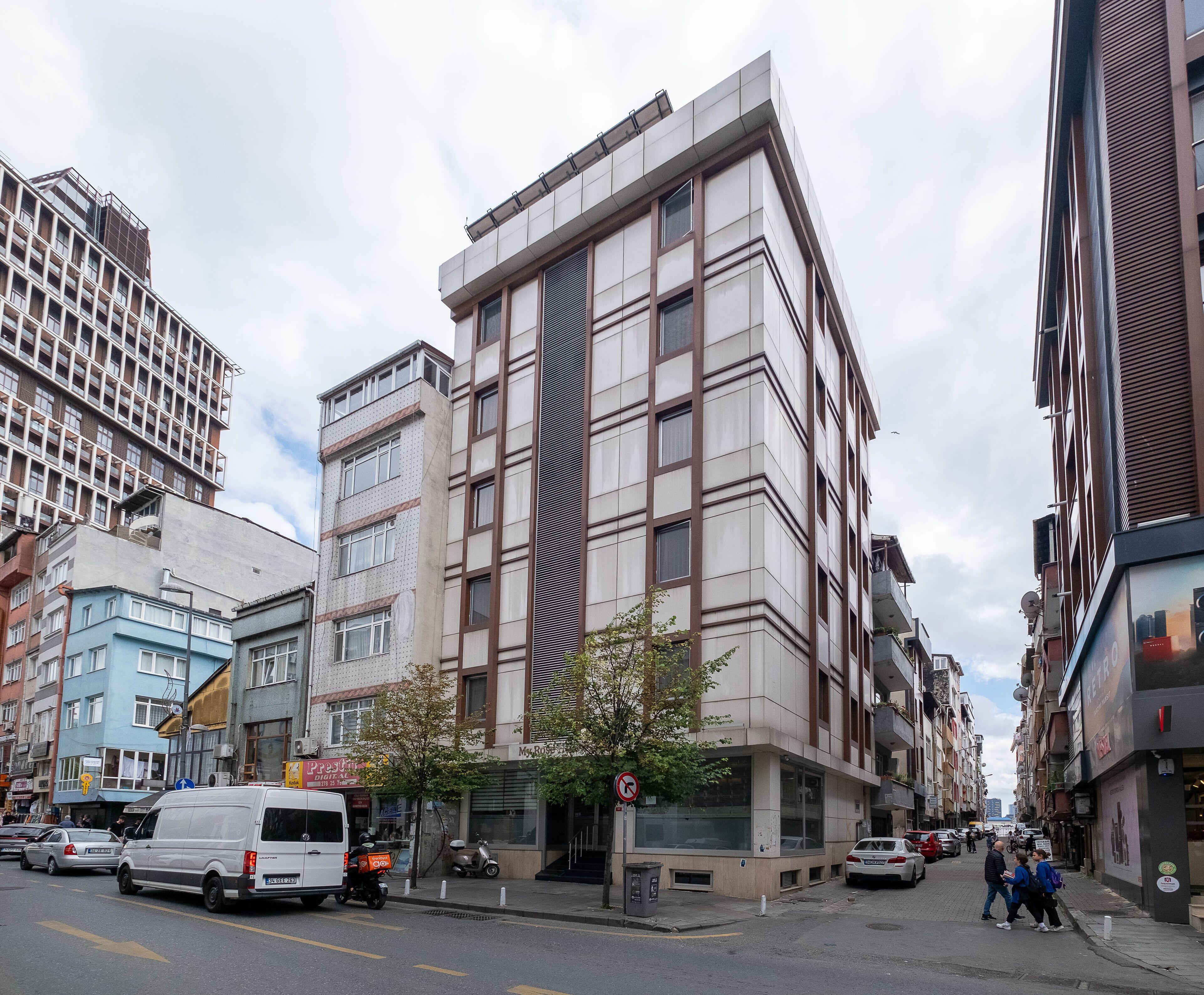 My Rose Hotel, Istanbul